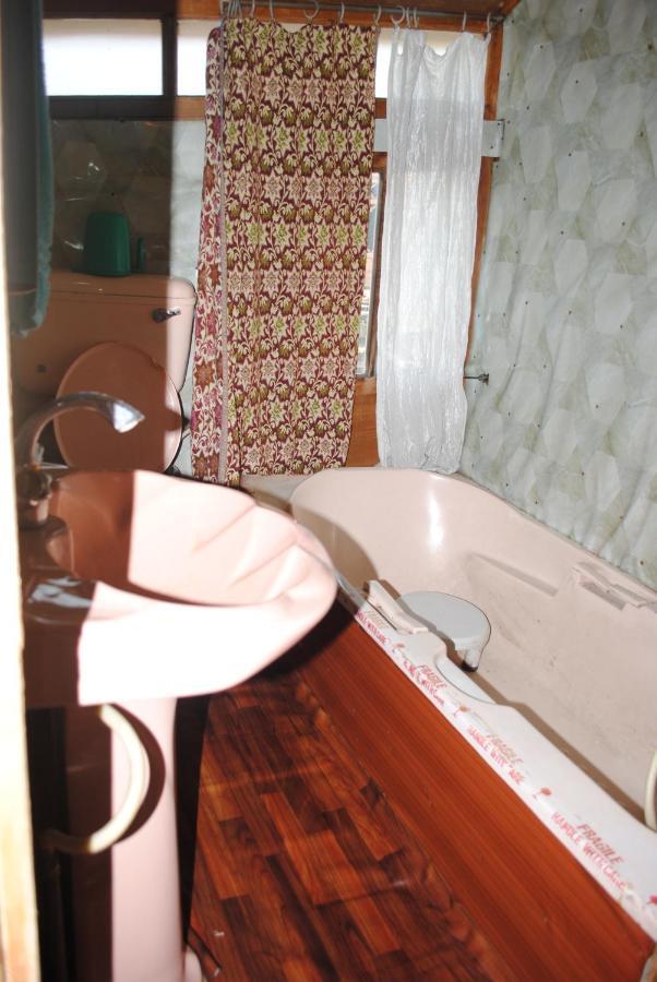 Houseboat Holiday Home Σριναγκάρ Εξωτερικό φωτογραφία